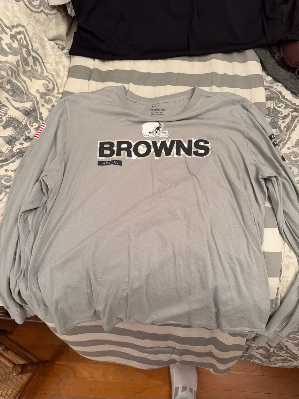 Nike Gray Browns Long-Sleeve Tee with Team Logo